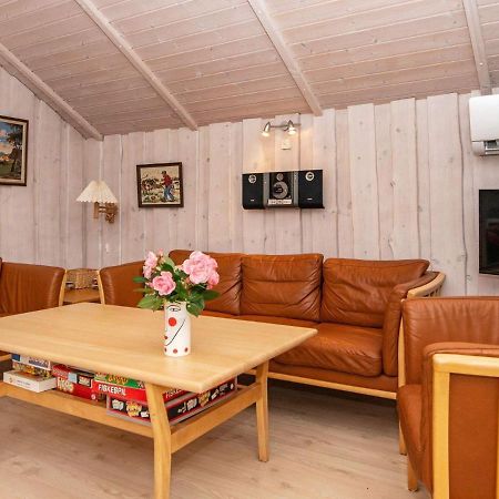 8 Person Holiday Home In Hovborg Exterior photo