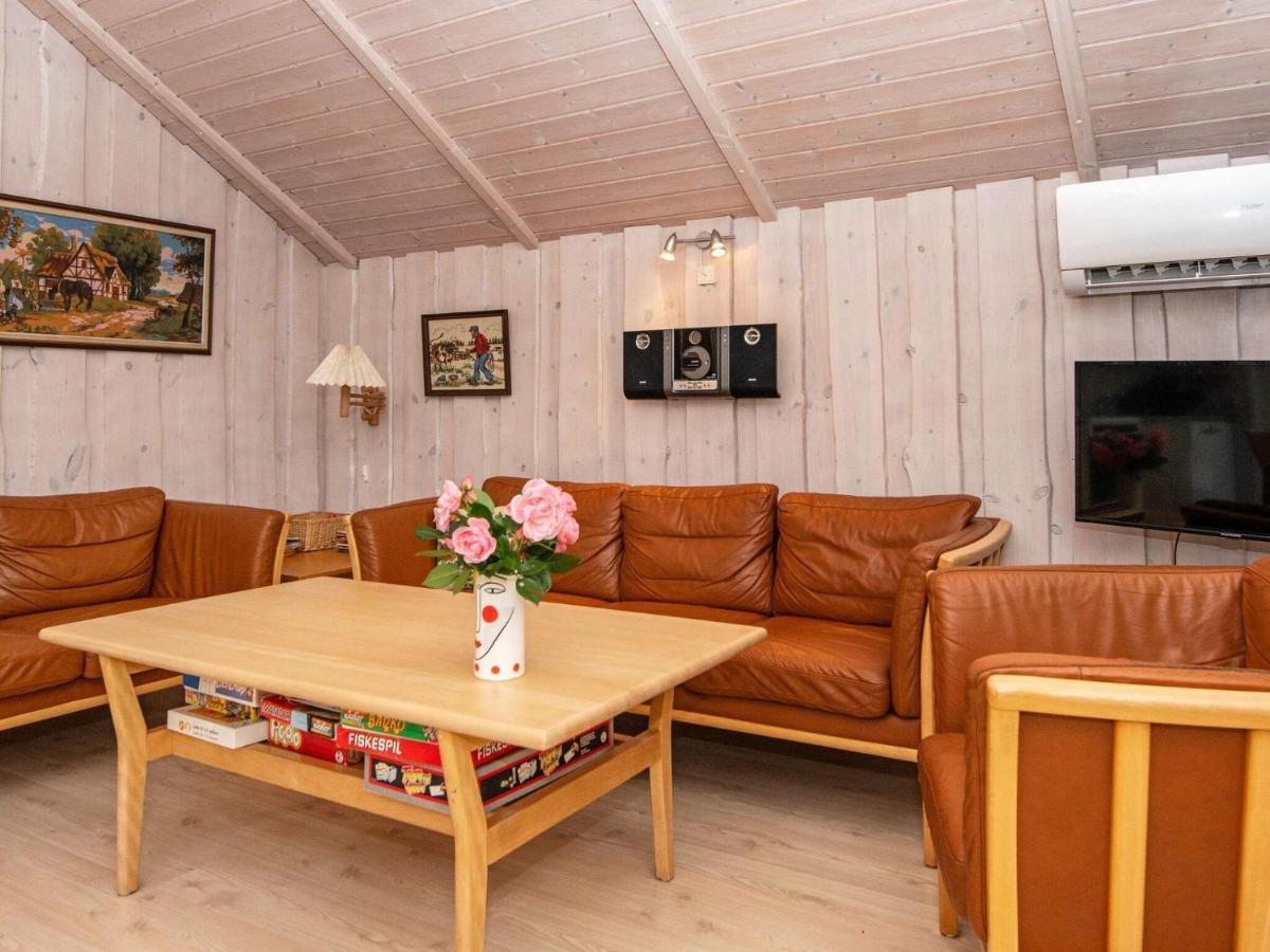 8 Person Holiday Home In Hovborg Exterior photo