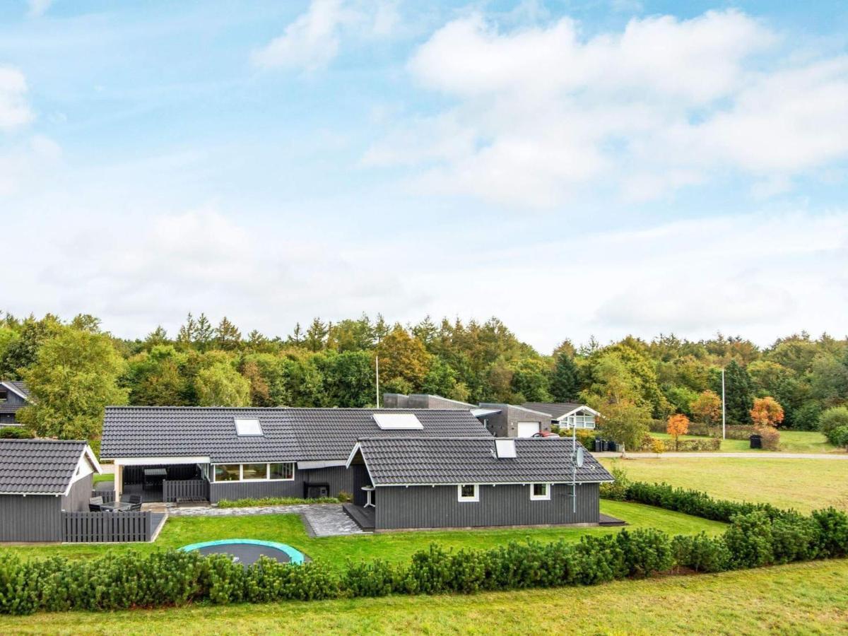8 Person Holiday Home In Hovborg Exterior photo