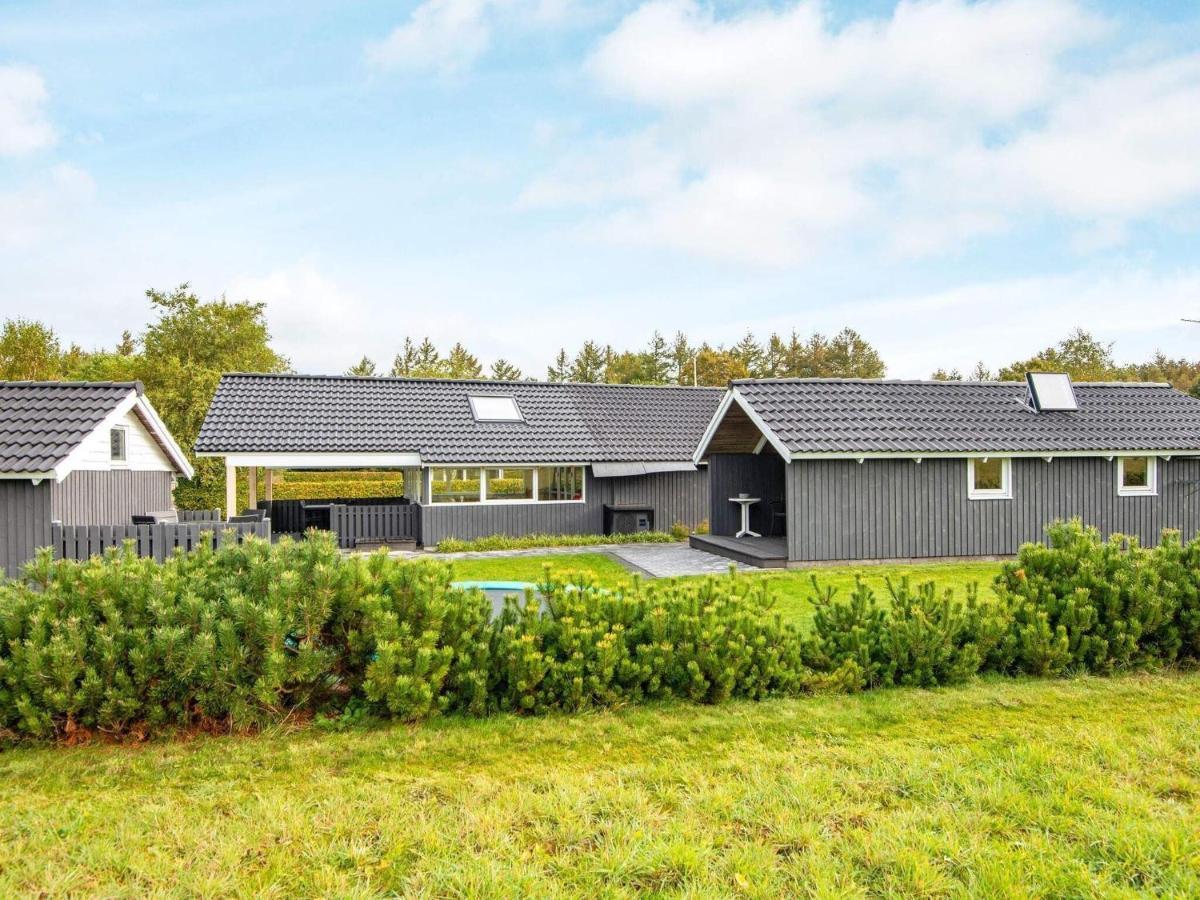 8 Person Holiday Home In Hovborg Exterior photo