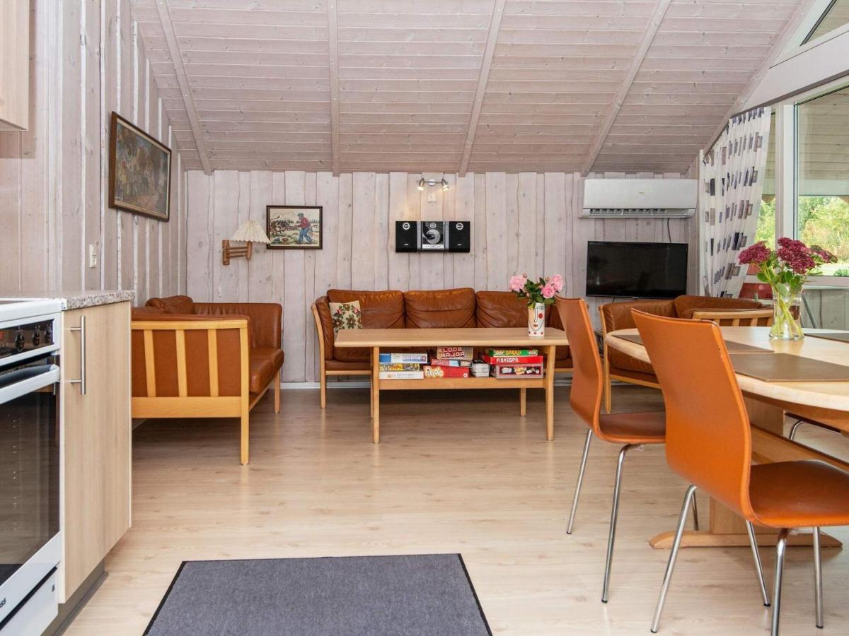 8 Person Holiday Home In Hovborg Exterior photo