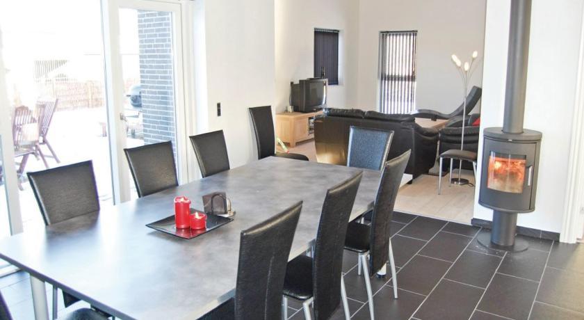 8 Person Holiday Home In Hovborg Room photo